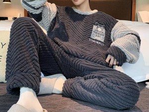 胖熊男男 GaYGAYSXXX 舒适保暖的秋冬家居服